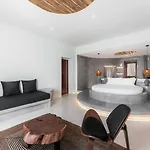 Leon Luxury