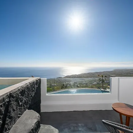 Leon Luxury 5* Imerovigli (Santorini)