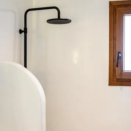 Leon Luxury 4* Imerovigli (Santorini)