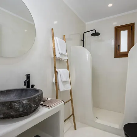 Leon Luxury 4*