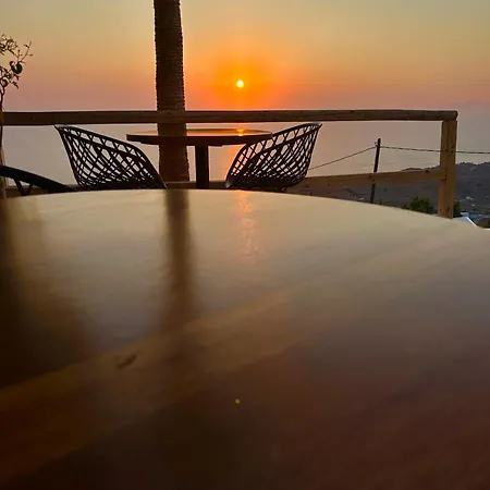 Leon Luxury 4*