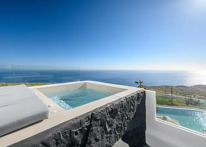 Leon Luxury Imerovigli (Santorini)