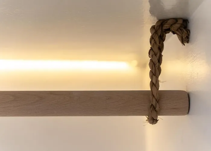 Leon Luxury 4* Imerovigli (Santorini)