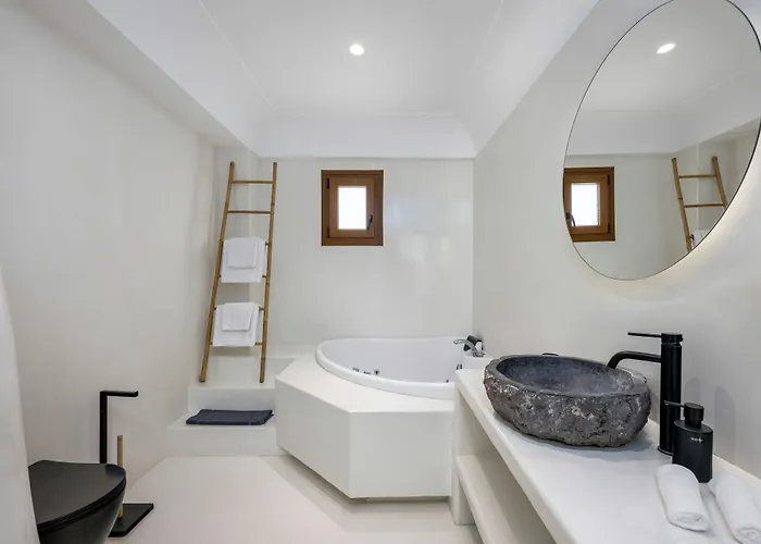 Leon Luxury Lägenhetshotell 4*